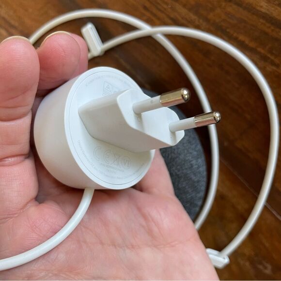 Google Nest Mini Gray Smart Speaker (European plug) with Adapter - Picture 4 of 5